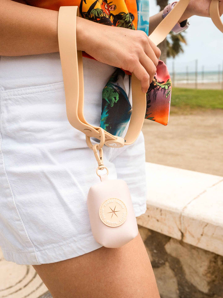 CORREA WATERPROOF PARA PERRO BEIGE