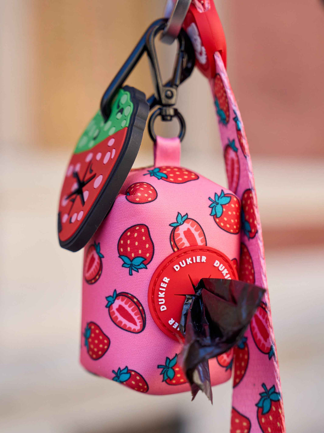 PORTA BOLSAS CACA BERRY LOVE - Dukier