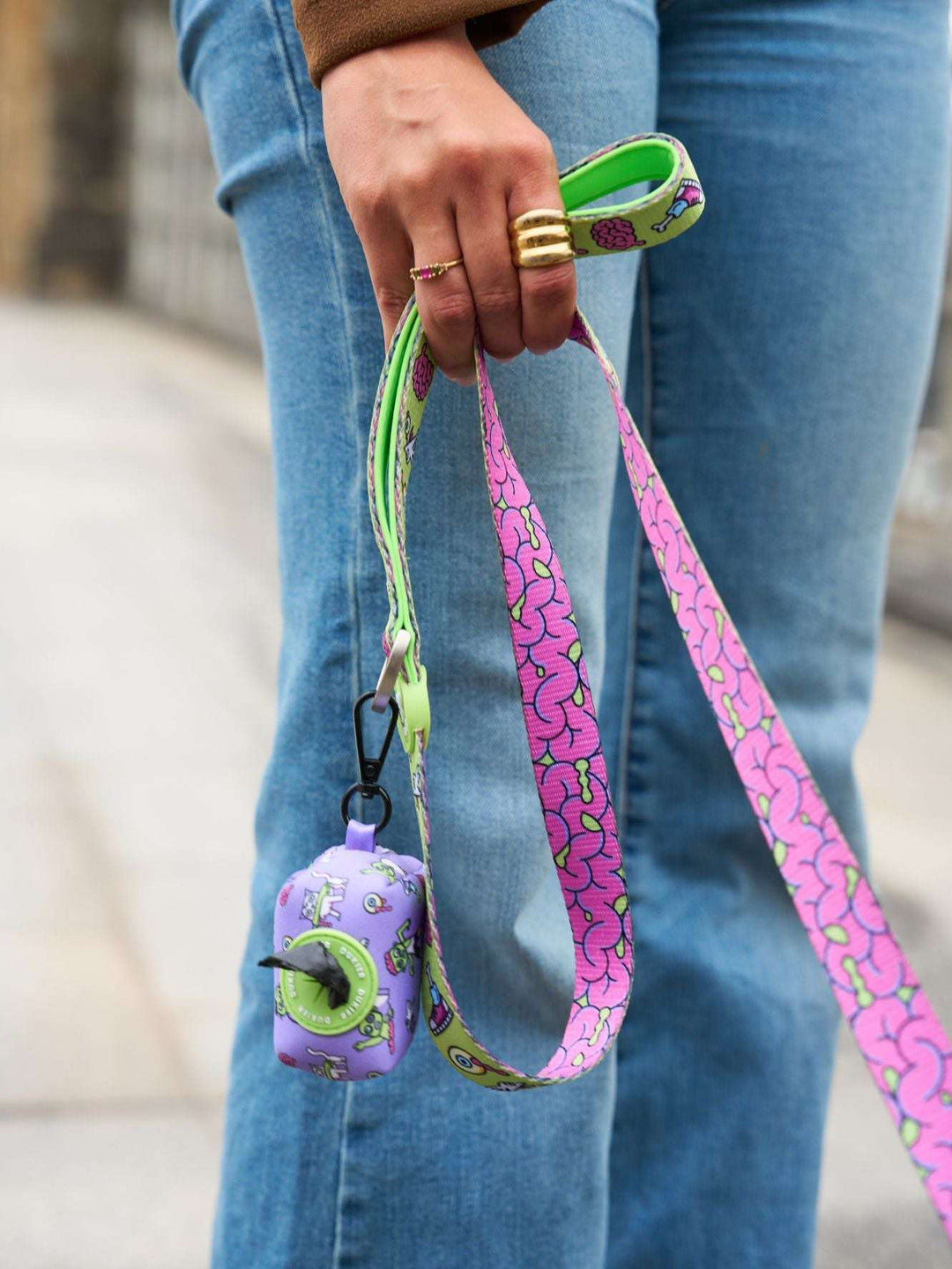 PORTA BOLSAS CACA ZOMBIE