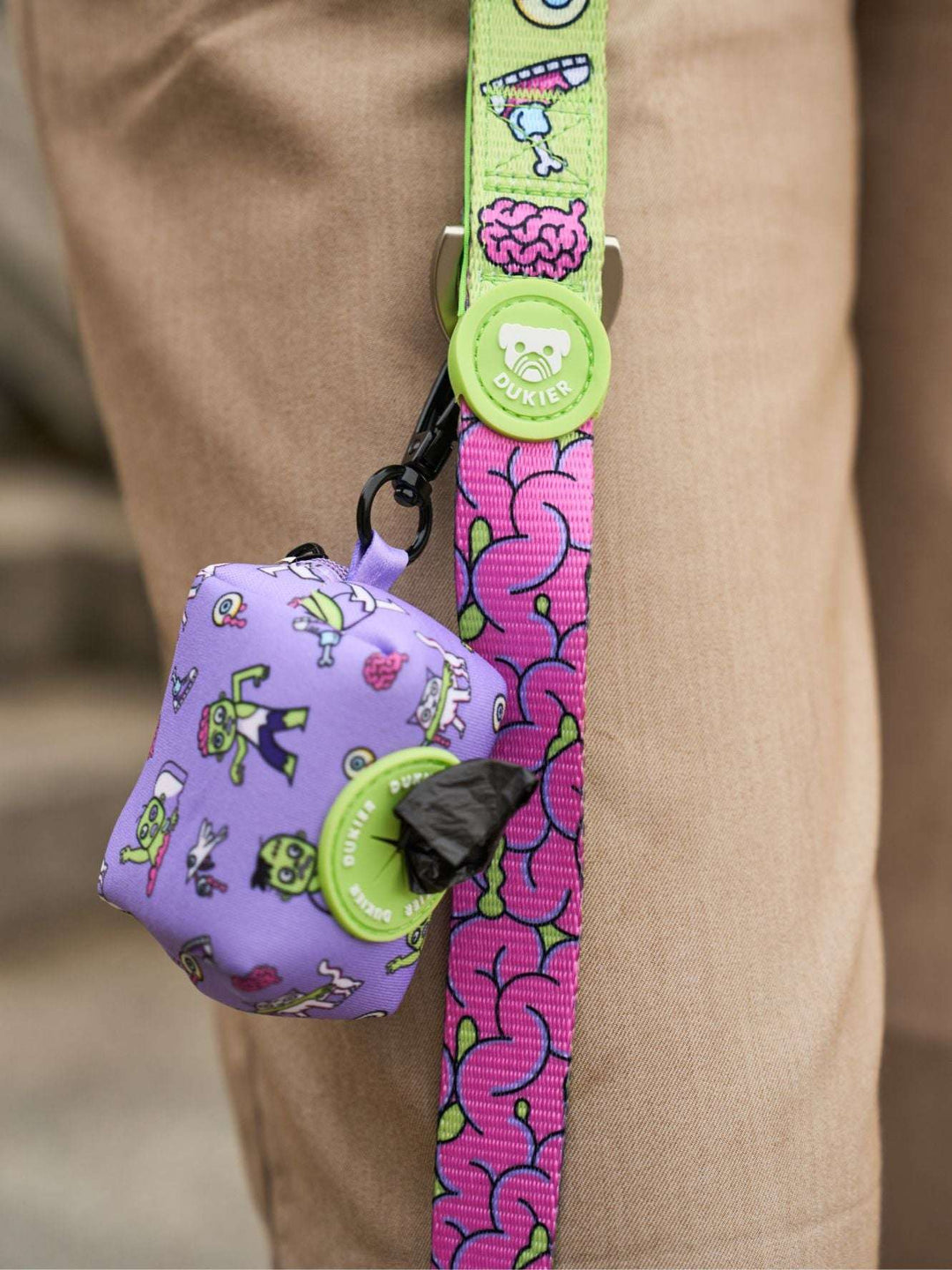 PORTA BOLSAS CACA ZOMBIE